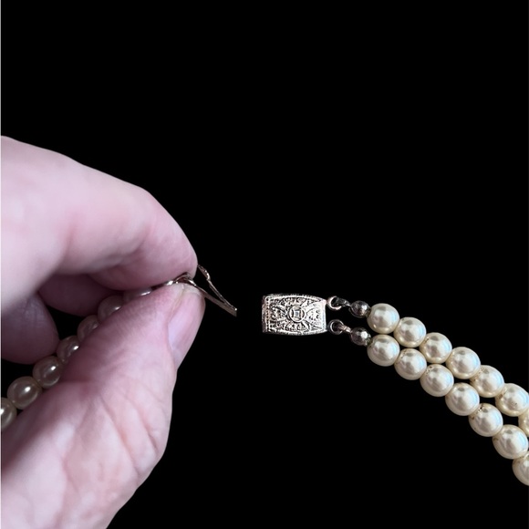 Elegant Pearl and Silver Necklace Y2K. Front and back pics. - Picture 2 of 9